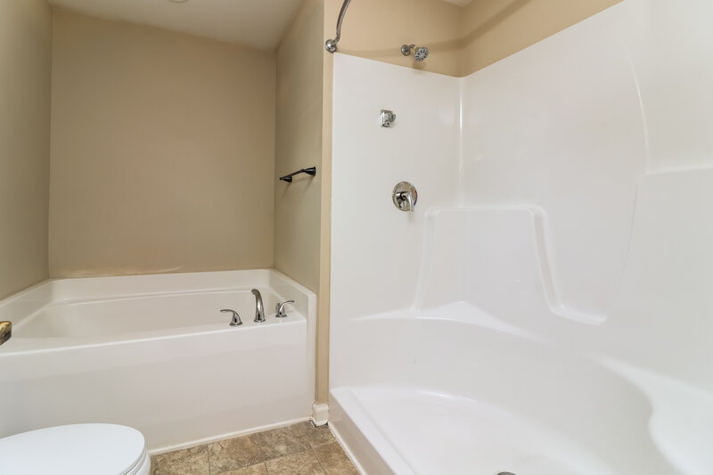 2,225/Mo, 100 Comet Ct Dallas, GA 30157 Main Bathroom View 2