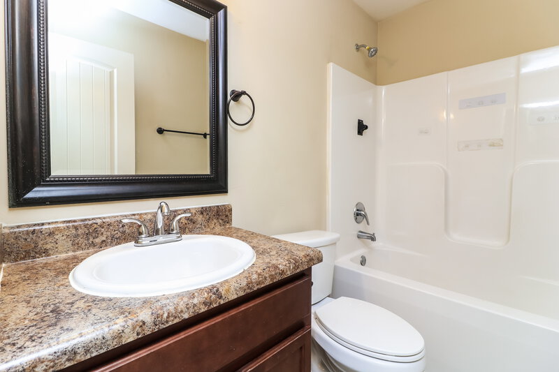 2,225/Mo, 100 Comet Ct Dallas, GA 30157 Bathroom View