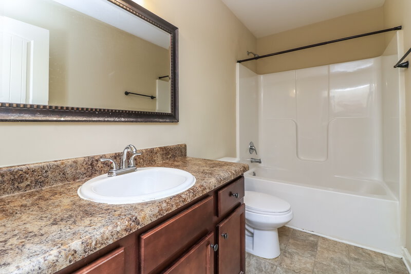 2,225/Mo, 100 Comet Ct Dallas, GA 30157 Bathroom View 2