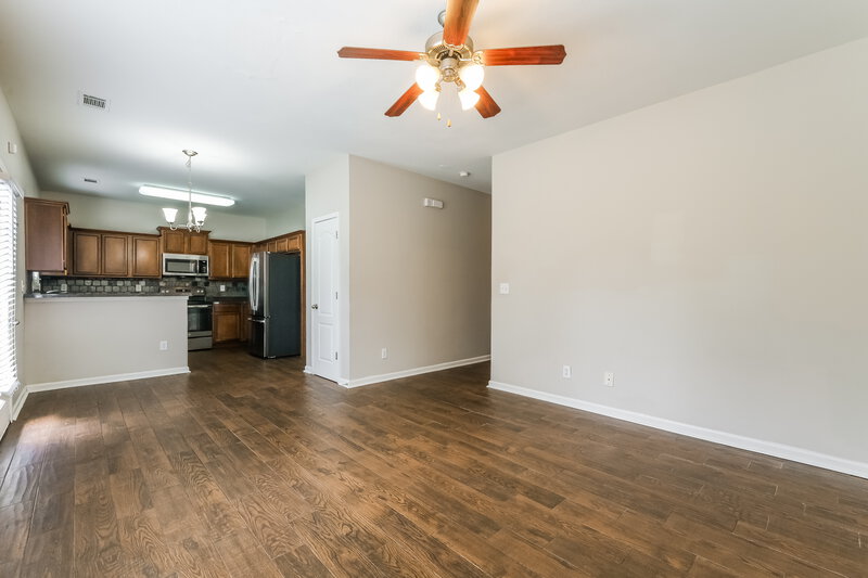 2,230/Mo, 6522 Grand Hickory Dr Braselton, GA 30517 Living Room View 3