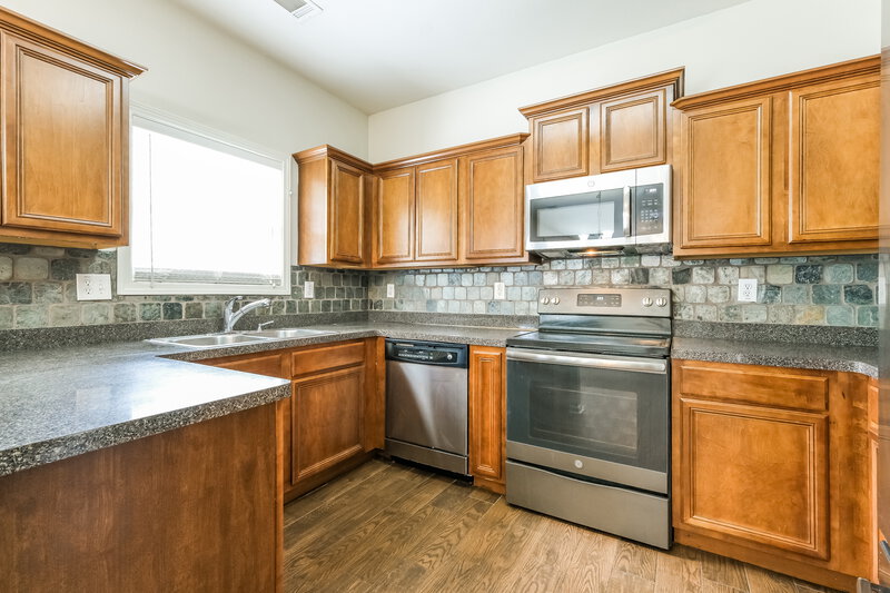 2,230/Mo, 6522 Grand Hickory Dr Braselton, GA 30517 Kitchen View