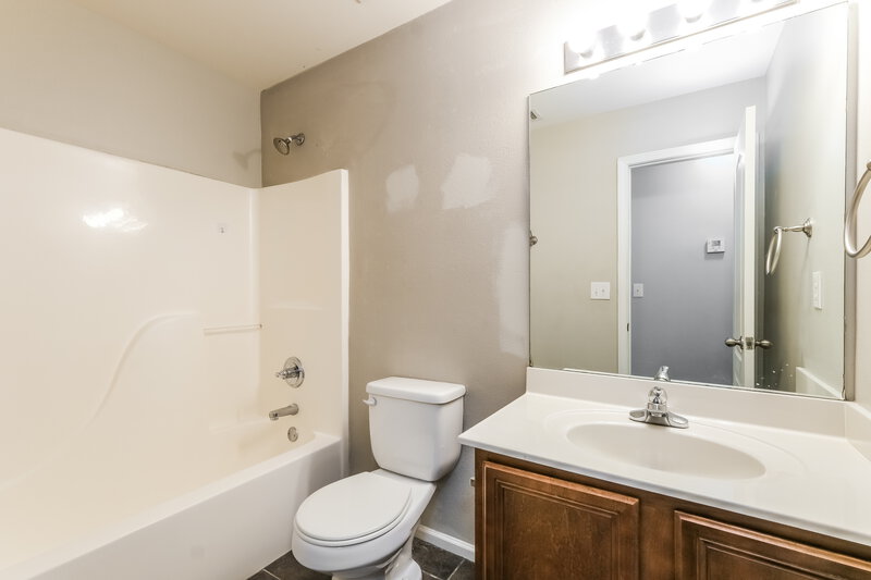 2,230/Mo, 6522 Grand Hickory Dr Braselton, GA 30517 Bathroom View