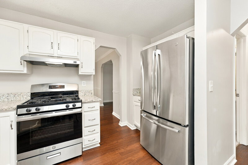 2,270/Mo, 900 Lauren Kay Ct Lawrenceville, GA 30046 Kitchen View 2