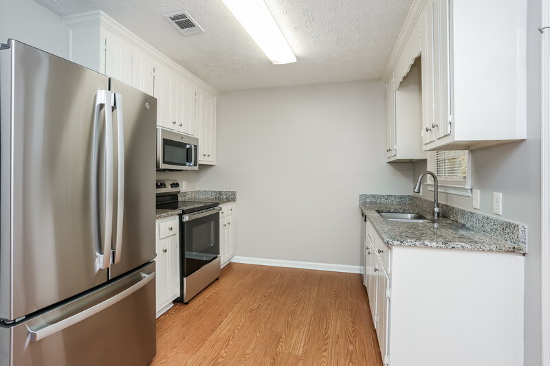 2,080/Mo, 490 Radio Ct Lawrenceville, GA 30046 Kitchen View