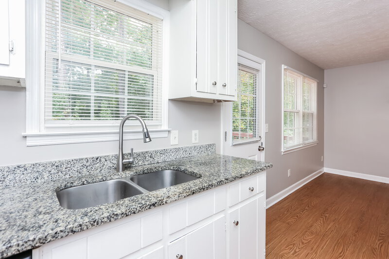 2,080/Mo, 490 Radio Ct Lawrenceville, GA 30046 Kitchen View 3