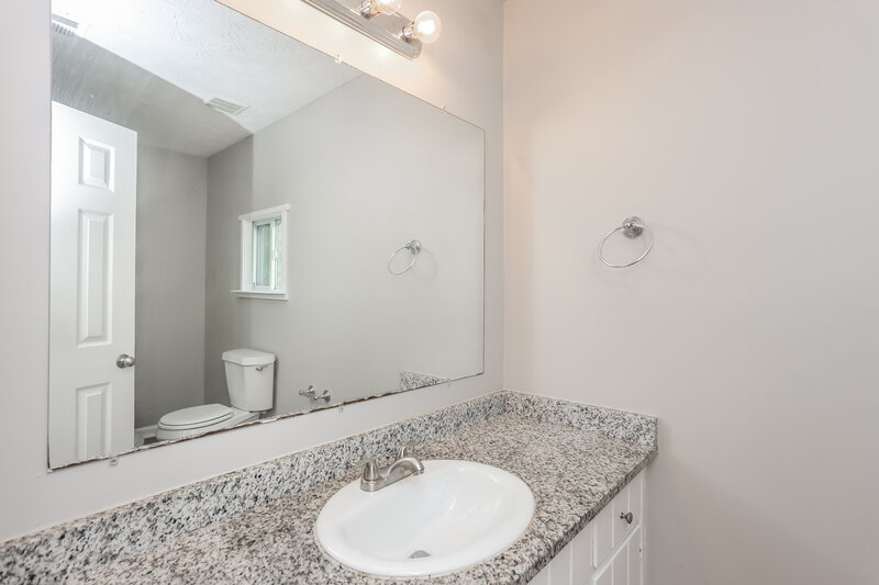 2,080/Mo, 490 Radio Ct Lawrenceville, GA 30046 Main Bathroom View