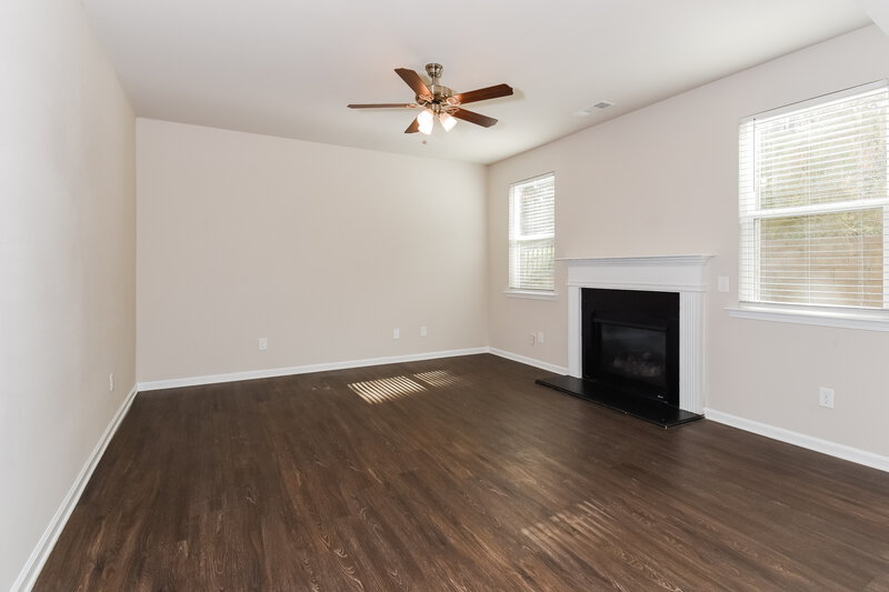 1,900/Mo, 220 Foggy Creek Lane Hiram, GA 30141 Living Room View