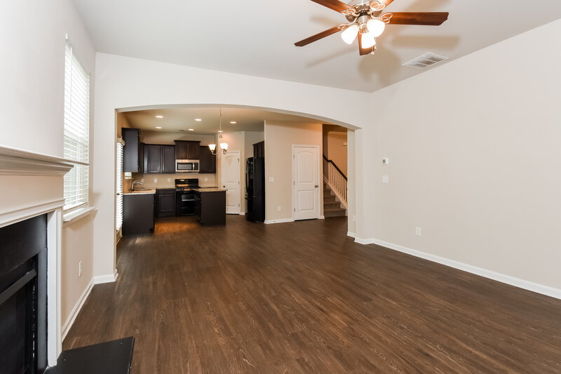 1,900/Mo, 220 Foggy Creek Lane Hiram, GA 30141 Living Room View 3