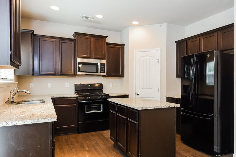 1,900/Mo, 220 Foggy Creek Lane Hiram, GA 30141 Kitchen View