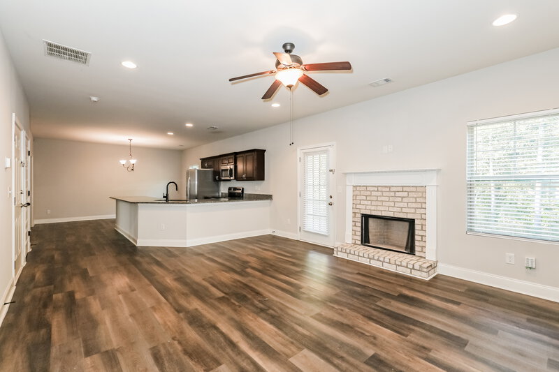 2,160/Mo, 1157 Pebble Ridge Dr Hampton, GA 30228 Living Room View 2