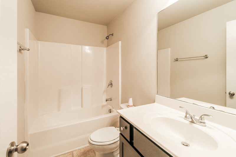 2,195/Mo, 213 Fern Walk Lawrenceville, GA 30045 Bathroom View