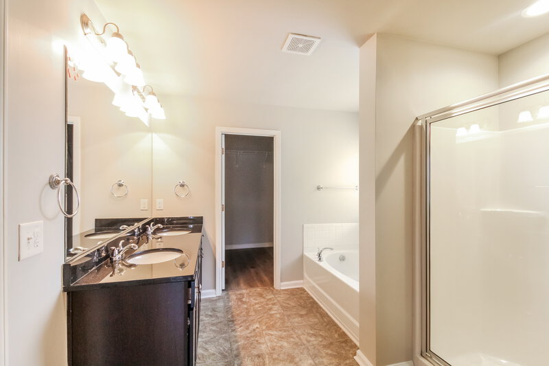 2,980/Mo, 203 Fern Walk Lawrenceville, GA 30045 Main Bathroom View