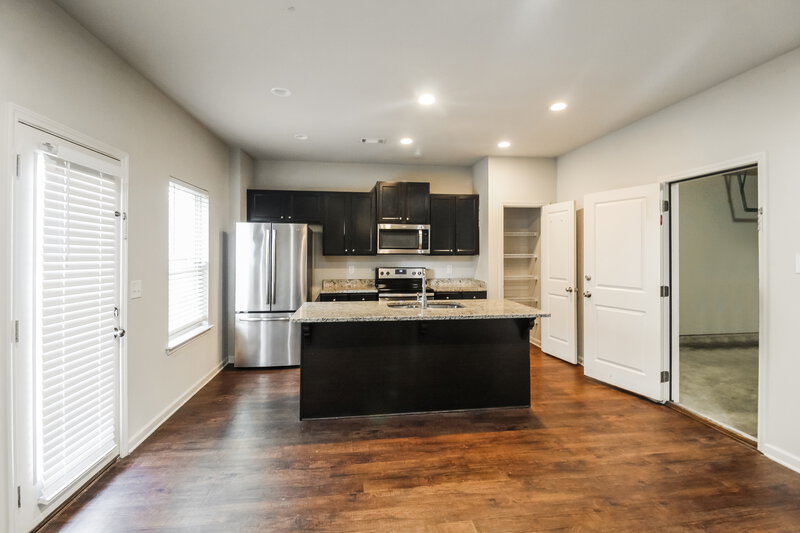 2,250/Mo, 223 Fern Walk Lawrenceville, GA 30045 Dining Room View