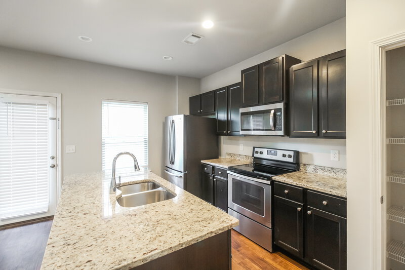 2,250/Mo, 223 Fern Walk Lawrenceville, GA 30045 Kitchen View 2