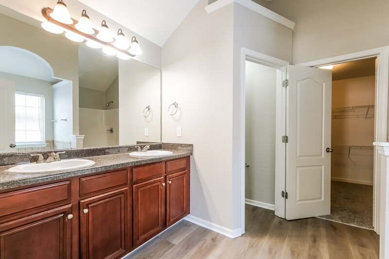 2,610/Mo, 121 Tyre Drive McDonough, GA 30253 Main Bathroom View