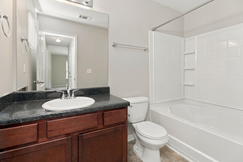 1,810/Mo, 67 Hill Side Way Hiram, GA 30141 Primary Bathroom View