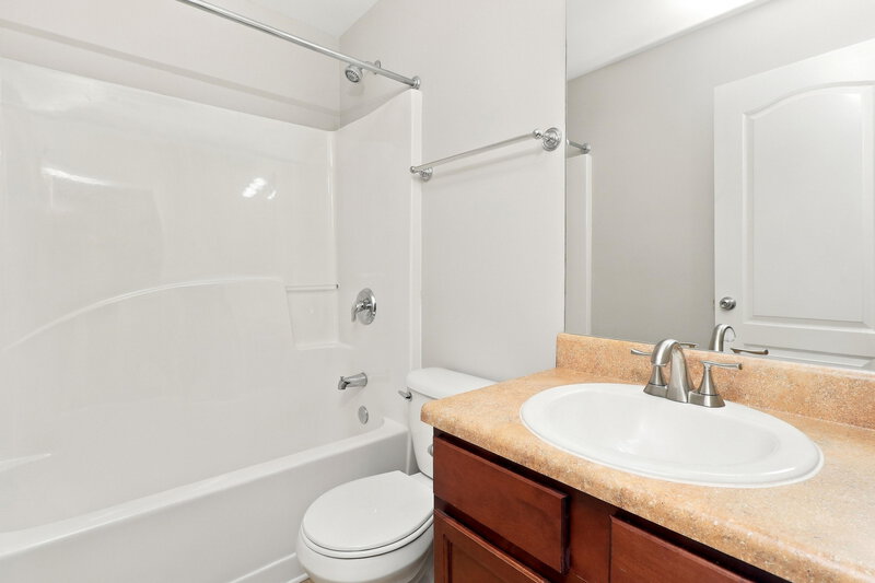 1,810/Mo, 67 Hill Side Way Hiram, GA 30141 Bathroom View