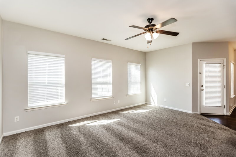 2,590/Mo, 59 Howard Ave Cartersville, GA 30121 Living Room View