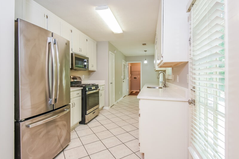 1,985/Mo, 3247 Valley View Lane Powder Springs, GA 30127 Kitchen View
