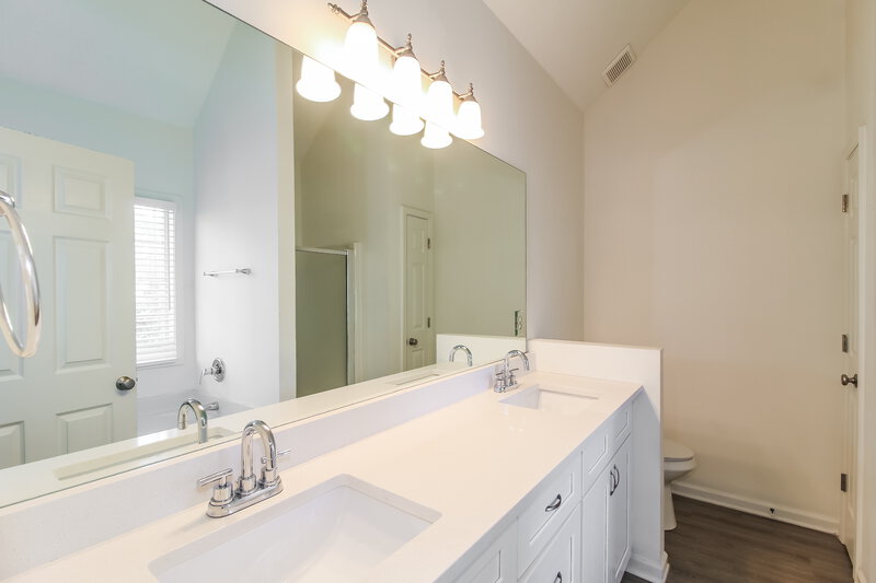 2,175/Mo, 2951 Highland Park Cir ,## C Lithonia, GA 30038 Main Bathroom View