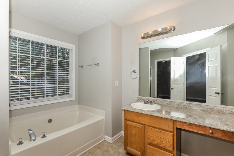 2,130/Mo, 416 Heathcliff Court McDonough, GA 30253 Main Bathroom View