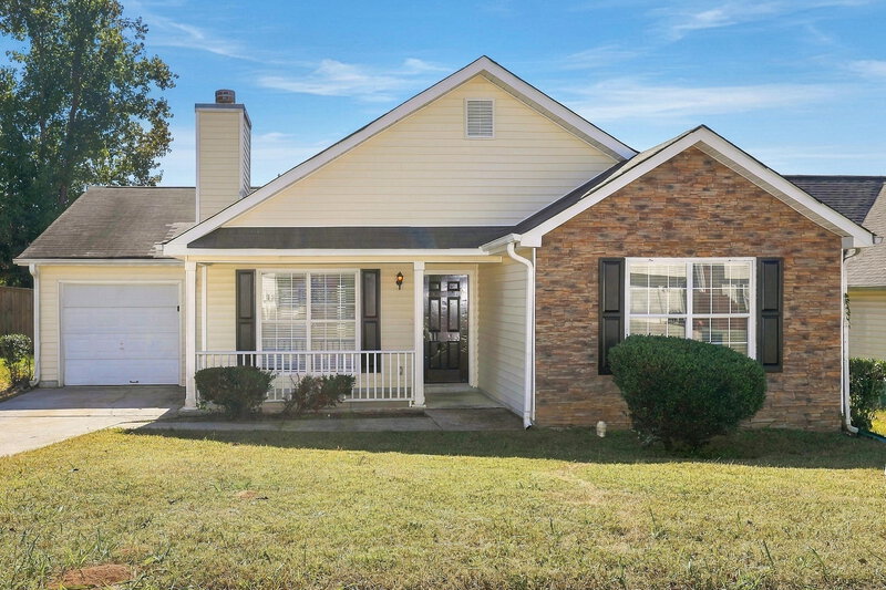 2,010/Mo, 1068 Meadow Glen Cir Fairburn, GA 30213 External View