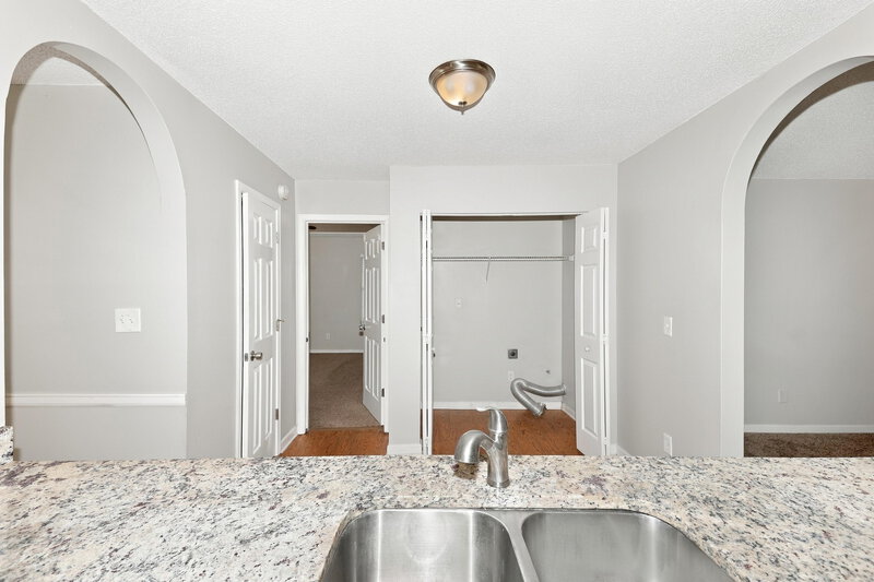 2,010/Mo, 1068 Meadow Glen Cir Fairburn, GA 30213 Kitchen View 2
