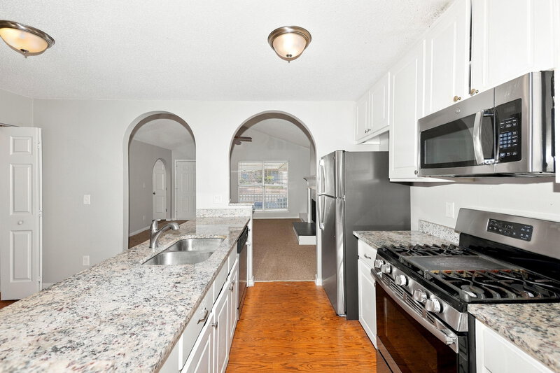 2,010/Mo, 1068 Meadow Glen Cir Fairburn, GA 30213 Kitchen View 3