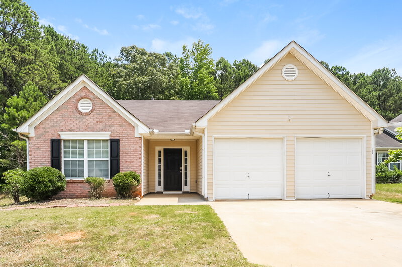 3 Bedroom House – 156 Goldleaf Drive, Hampton, GA 30228