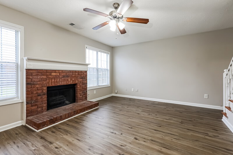 2,090/Mo, 135 Bo Simpson Pkwy McDonough, GA 30253 Living Room View