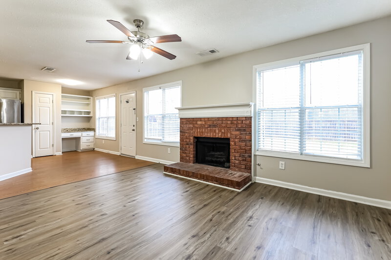 2,090/Mo, 135 Bo Simpson Pkwy McDonough, GA 30253 Living Room View 2