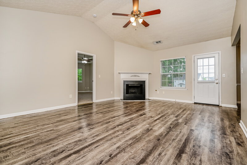 1,780/Mo, 7050 Duncan Walk McDonough, GA 30252 Living Room View 2