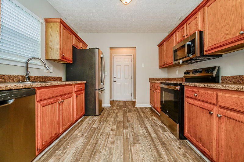 1,780/Mo, 7050 Duncan Walk McDonough, GA 30252 Kitchen View