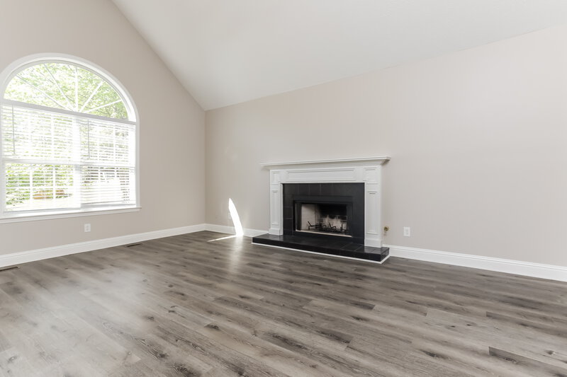 2,250/Mo, 9496 Lakeview Ct Douglasville, GA 30135 Living Room View 2