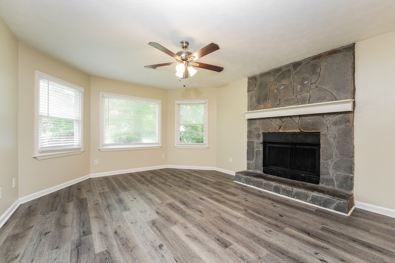 2,490/Mo, 1477 Cherry Hill Road SW Conyers, GA 30094 Living Room View 2