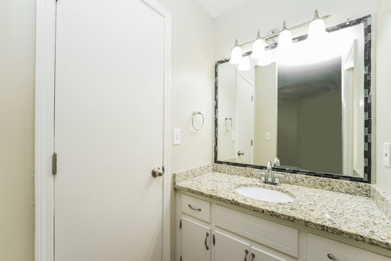 2,490/Mo, 1477 Cherry Hill Road SW Conyers, GA 30094 Main Bathroom View