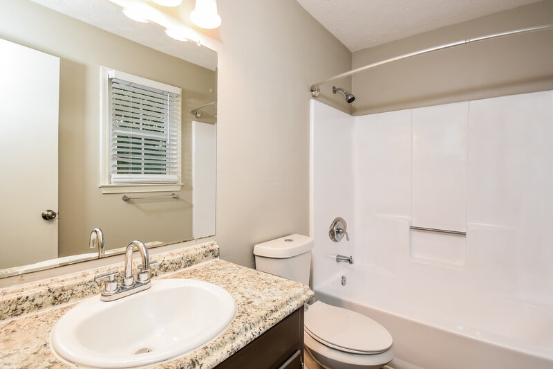 2,170/Mo, 1471 Daniel Ln Lawrenceville, GA 30046 Main Bathroom View