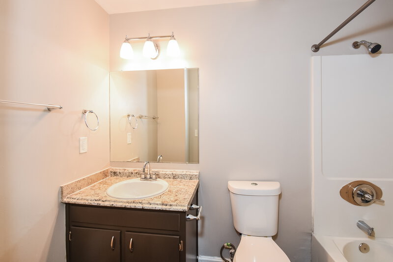 1,855/Mo, 1471 Daniel Ln Lawrenceville, GA 30046 Bathroom View