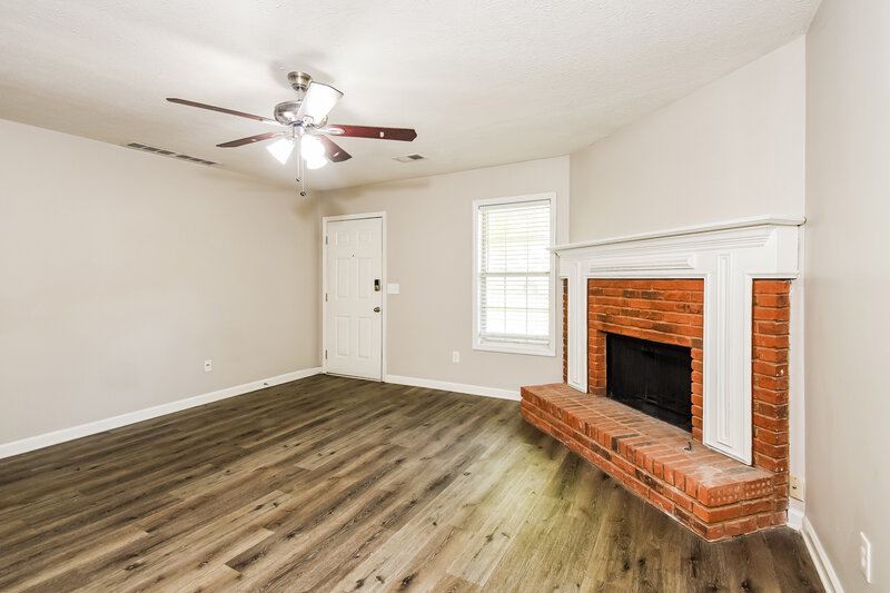1,810/Mo, 3224 Valley View St Powder Springs, GA 30127 Living Room View 2