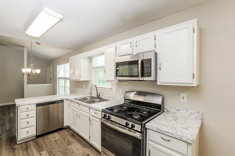 2,540/Mo, 1310 Waterton Trl Douglasville, GA 30134 Kitchen View 2
