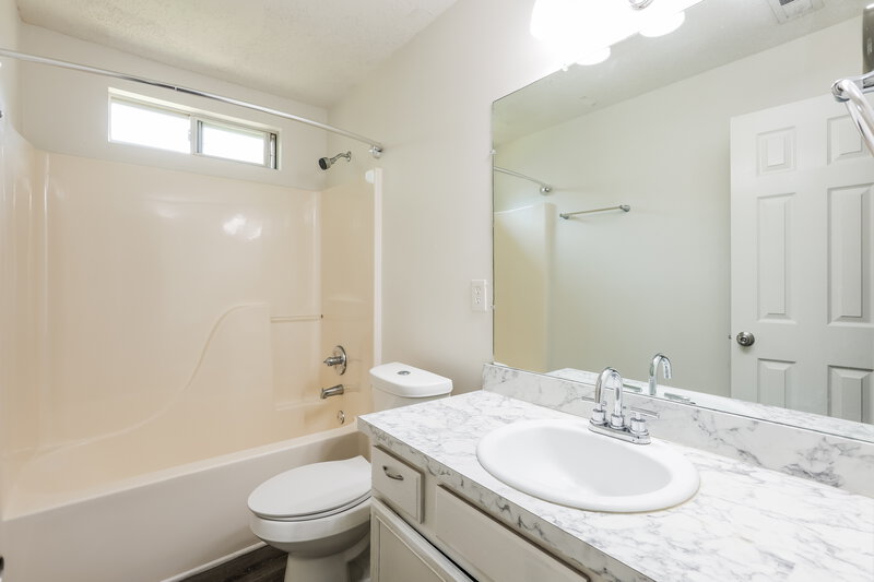 2,540/Mo, 1310 Waterton Trl Douglasville, GA 30134 Main Bathroom View