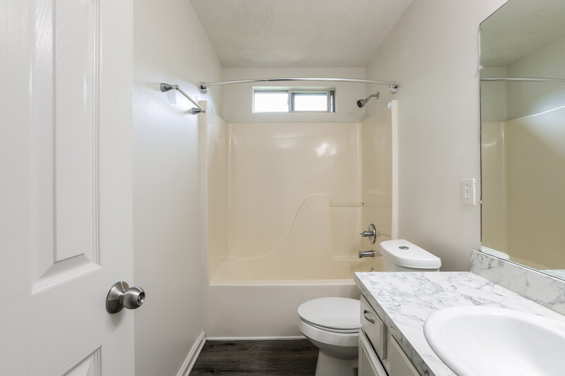 2,540/Mo, 1310 Waterton Trl Douglasville, GA 30134 Bathroom View