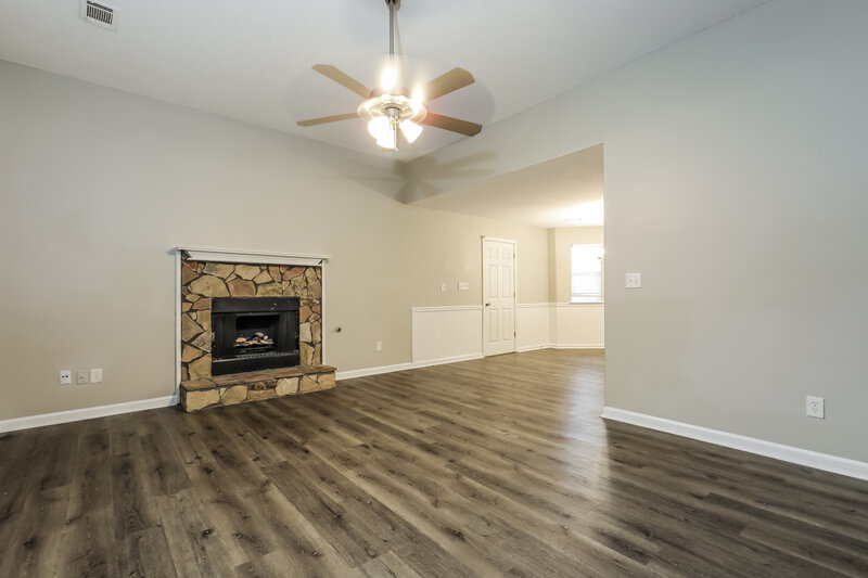 1,745/Mo, 200 Crystal Ct Hampton, GA 30228 Living Room View 2