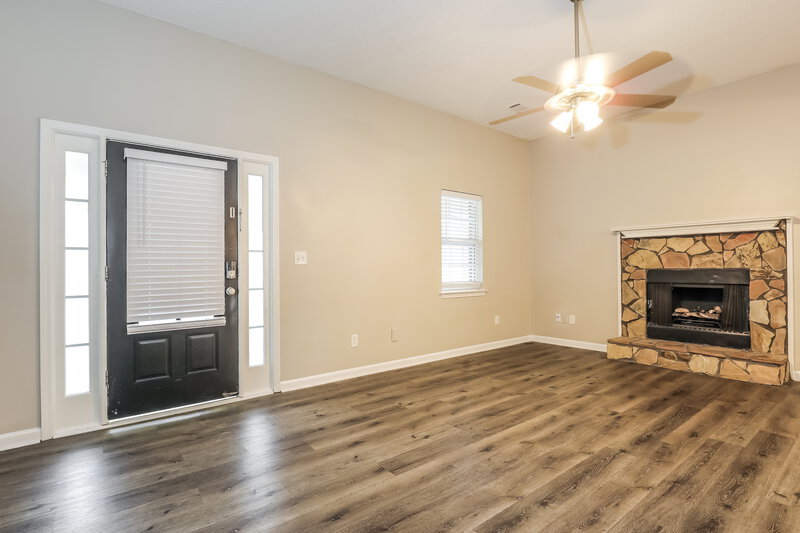 1,745/Mo, 200 Crystal Ct Hampton, GA 30228 Living Room View 3