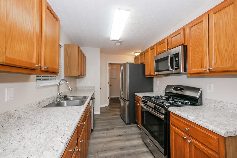 1,850/Mo, 5100 Tussahaw Xing McDonough, GA 30252 Kitchen View