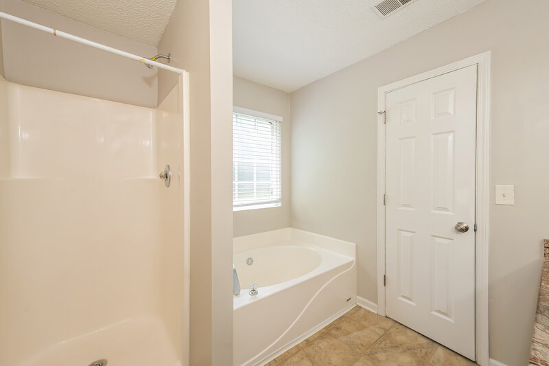 2,170/Mo, 1867 Fort River Way Dacula, GA 30019 Main Bathroom View 2