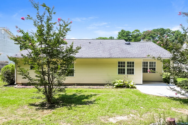 2,170/Mo, 1867 Fort River Way Dacula, GA 30019 Rear View