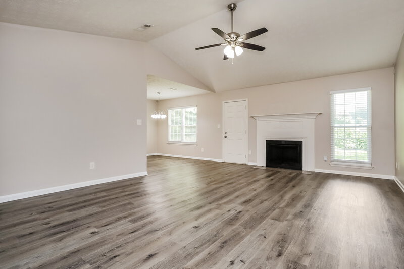1,920/Mo, 306 Ashley Manor Way Stockbridge, GA 30281 Living Room View 2
