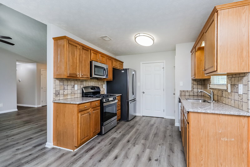 1,920/Mo, 306 Ashley Manor Way Stockbridge, GA 30281 Kitchen View