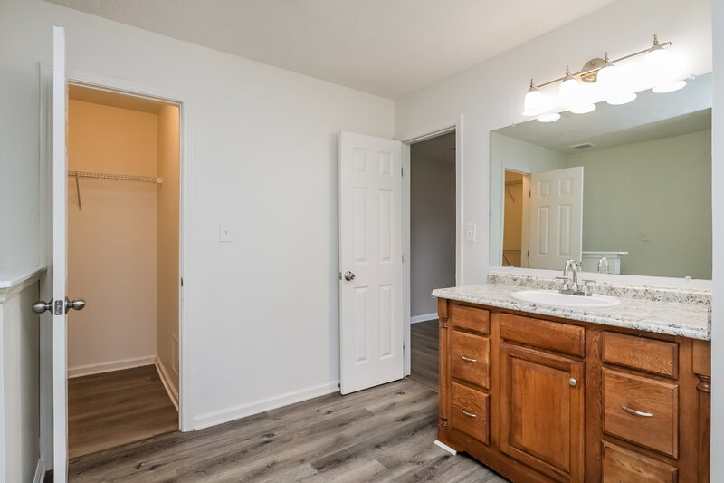 1,920/Mo, 306 Ashley Manor Way Stockbridge, GA 30281 Main Bathroom View 2